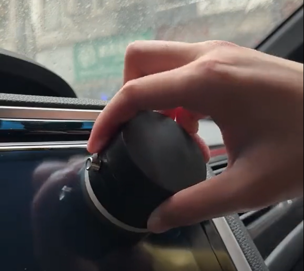Vacuum Magnetic Phone Stand - Strong Magnet